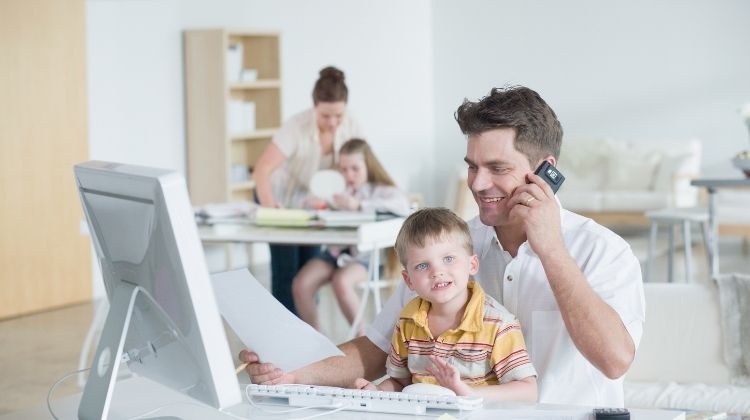 Otec na home office Otec na home office
